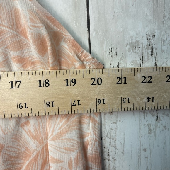 Elizabeth and James Women's Peach Sleeveless Top - Picture 6 of 8